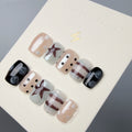Dollynail 約會婚禮必備手工訂製穿戴甲。Dollynail premium handmade press-on nails for dates and weddings.