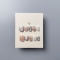 Dollynail 顯白修飾手型手工訂製穿戴甲。Dollynail skin-flattering premium handmade press-on nails set.