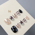 Dollynail 約會婚禮必備手工訂製穿戴甲。Dollynail premium handmade press-on nails for dates and weddings.