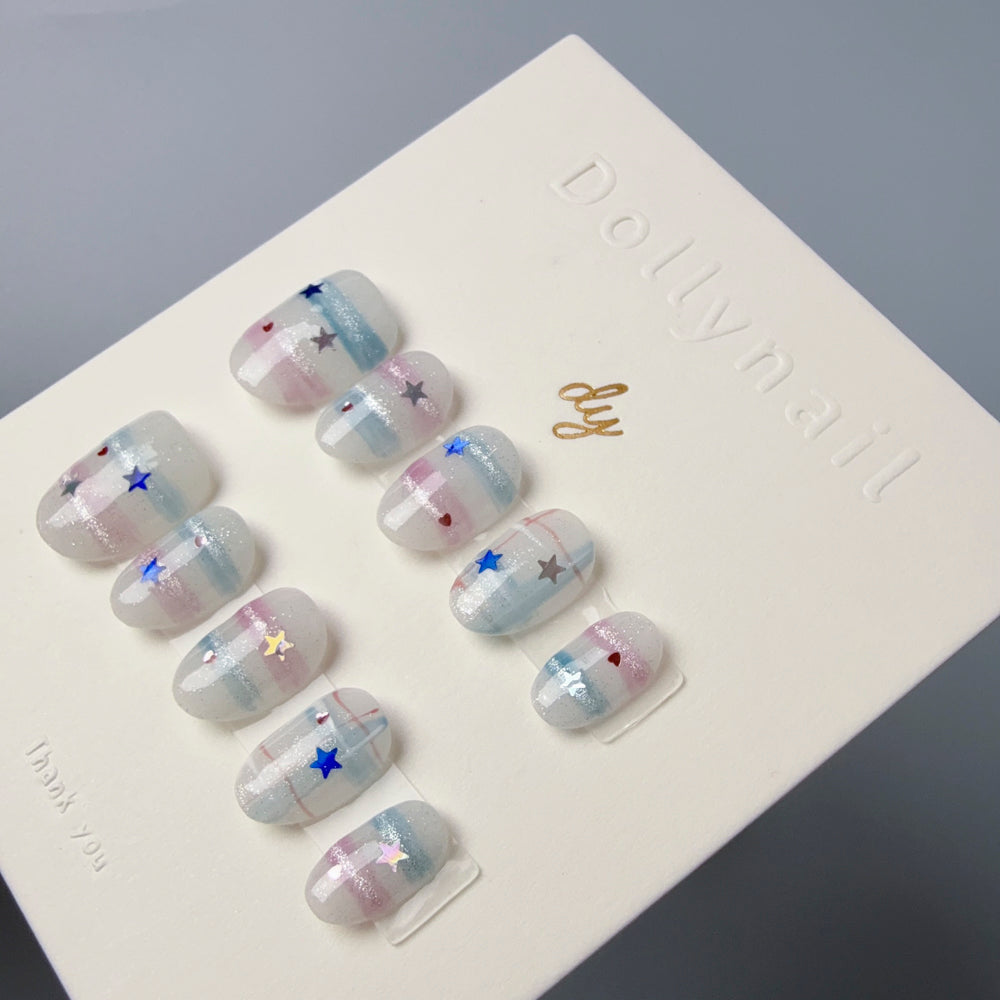 Dollynail 經典百搭不挑穿搭手工穿戴甲。Dollynail classic and versatile premium handmade press-on nails