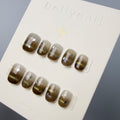 Dollynail 10分鐘極速手工穿戴甲。Dollynail 10-minute instant salon-quality press-on nails.