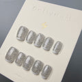 Dollynail 時髦原創手工穿戴甲成品。Dollynail trendy original handmade press-on nails.