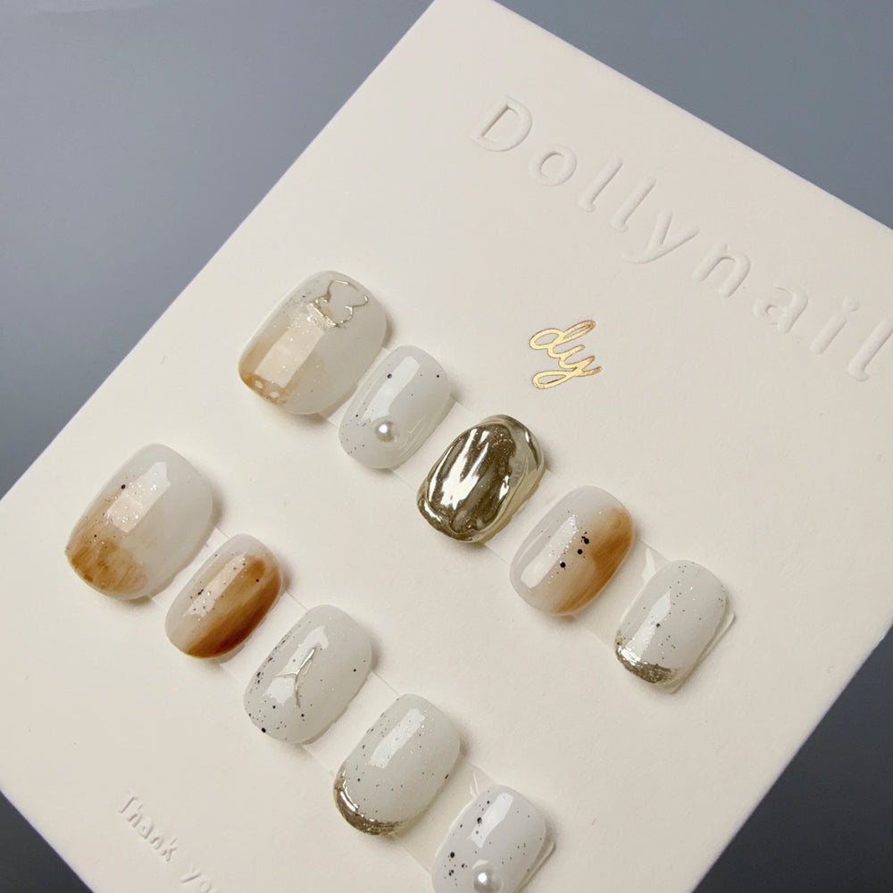 Dollynail 氣質顯白手工訂製穿戴甲。Dollynail elegant premium handmade press-on nails set.