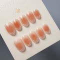Dollynail 高質感送禮首選手工穿戴甲。Dollynail premium handmade press-on nails perfect for gifting.