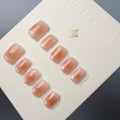 Dollynail 高質感送禮首選手工穿戴甲。Dollynail premium handmade press-on nails perfect for gifting.
