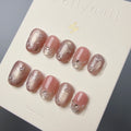 Dollynail 派對節慶焦點手工穿戴甲成品。Dollynail party and event essential premium press-on nails.