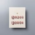 Dollynail 派對節慶焦點手工穿戴甲成品。Dollynail party and event essential premium press-on nails.
