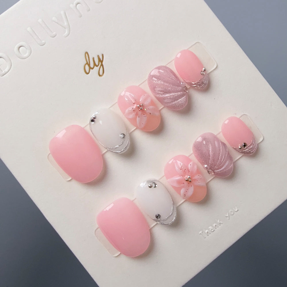 Dollynail 輕奢高級感手工訂製穿戴甲成品。Dollynail luxury aesthetic premium handmade press-on nails.