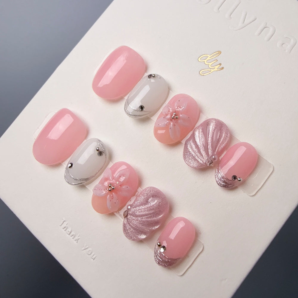 Dollynail 輕奢高級感手工訂製穿戴甲成品。Dollynail luxury aesthetic premium handmade press-on nails.