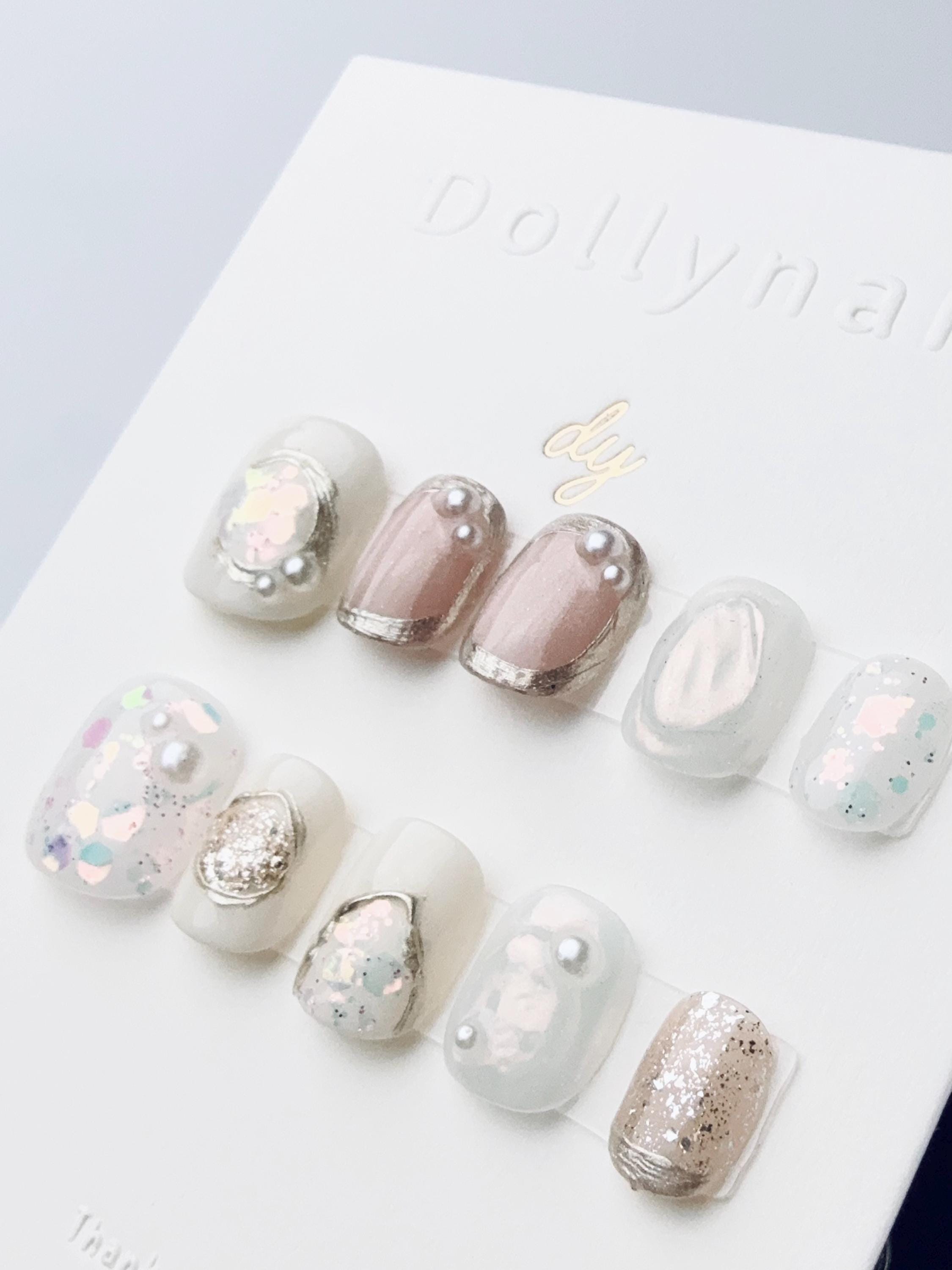 Luxe Veil in Pearl Dust | Press on nails