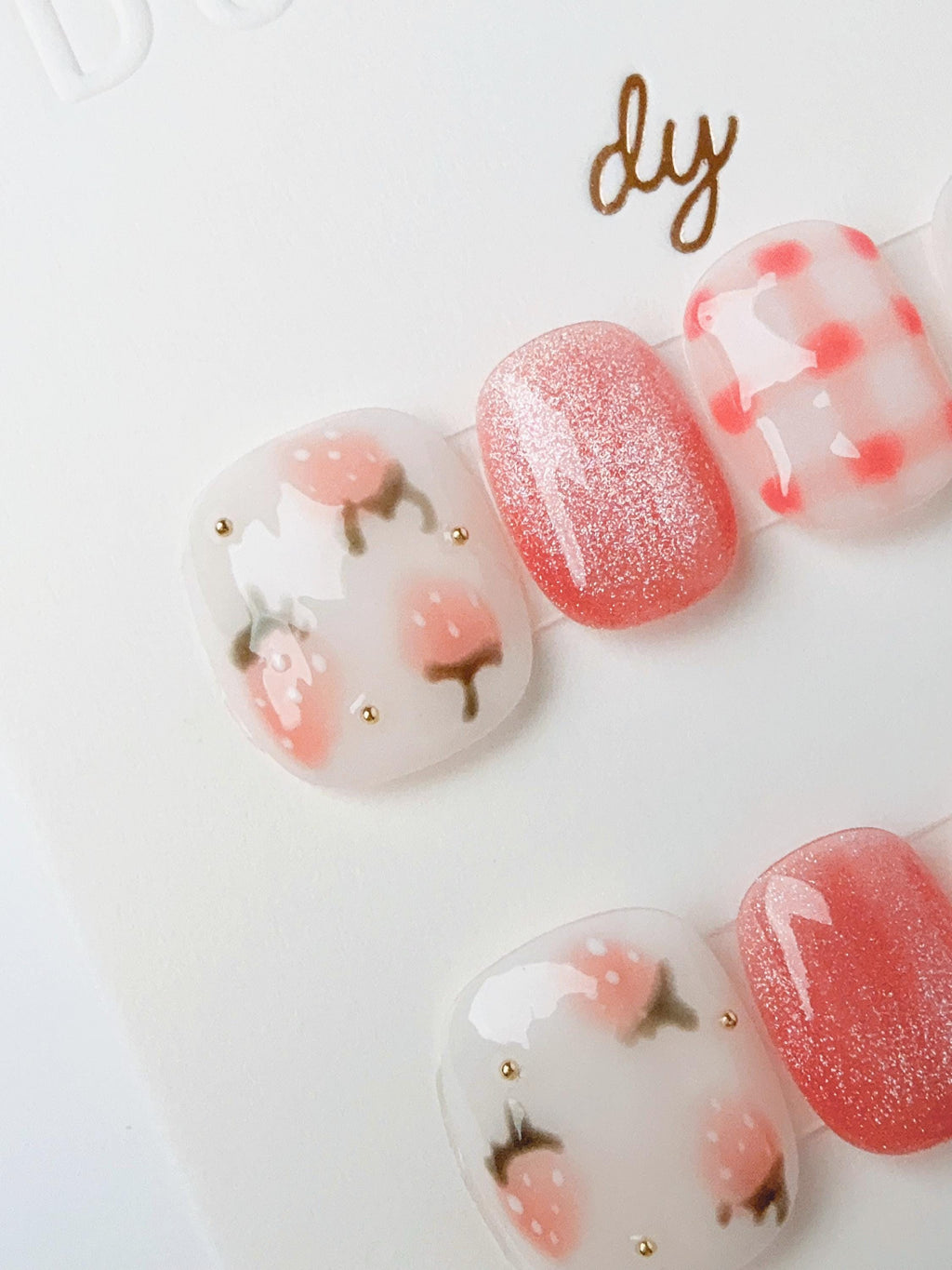 Strawberry Cat's Eye | Press on nails