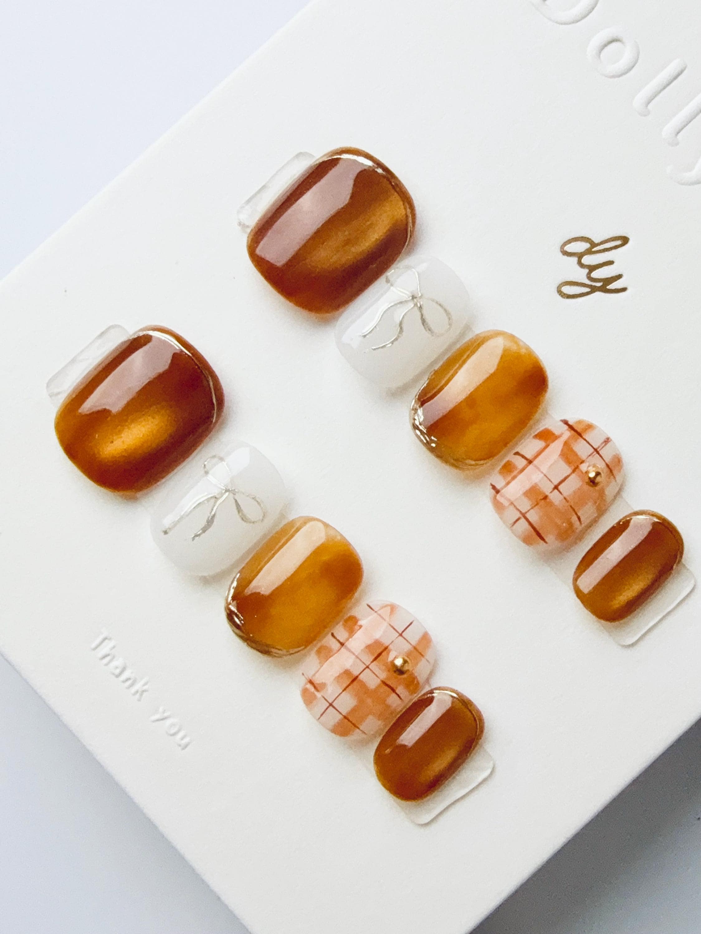 Chestnut Ribbon Check | Press on nails