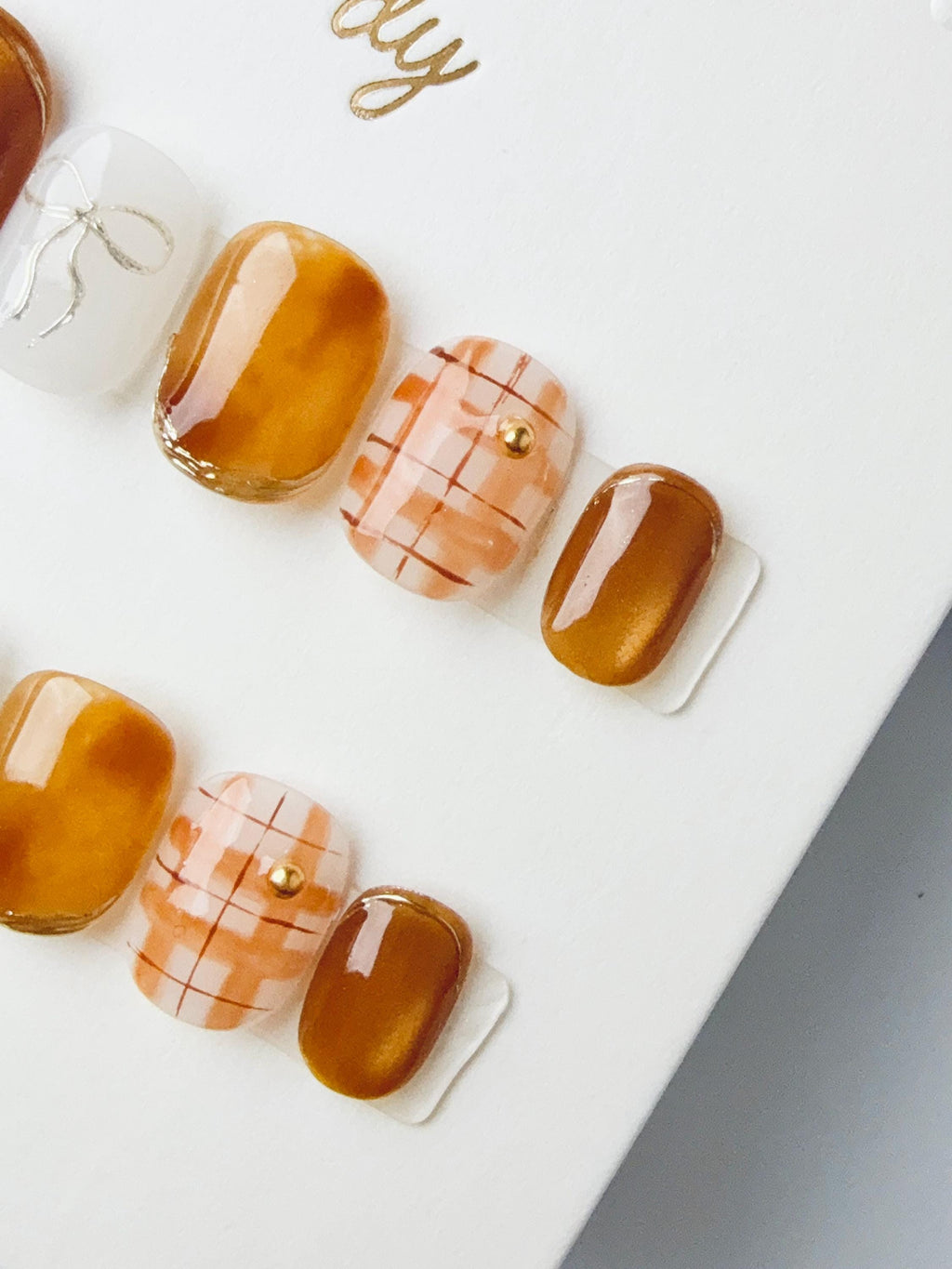 Chestnut Ribbon Check | Press on nails