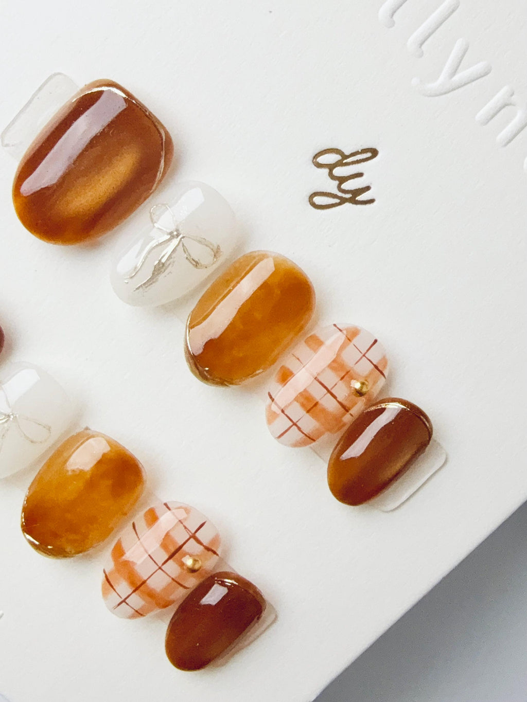 Chestnut Ribbon Check | Press on nails