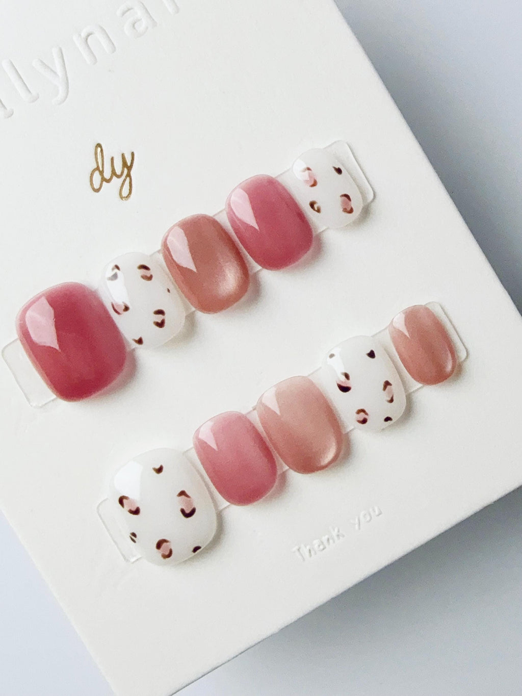 Milky Leopard Cat Eye | Press on nails