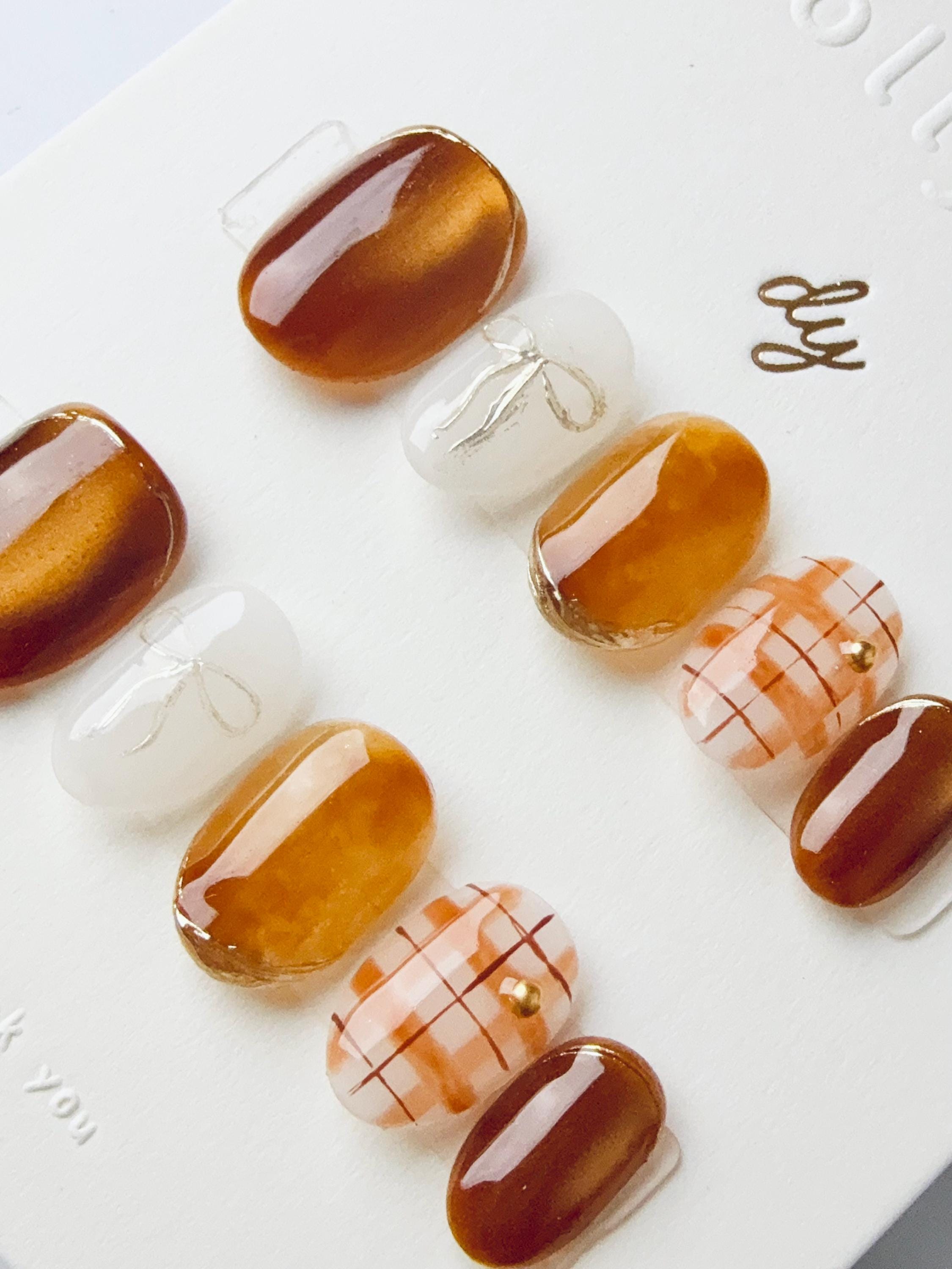Chestnut Ribbon Check | Press on nails