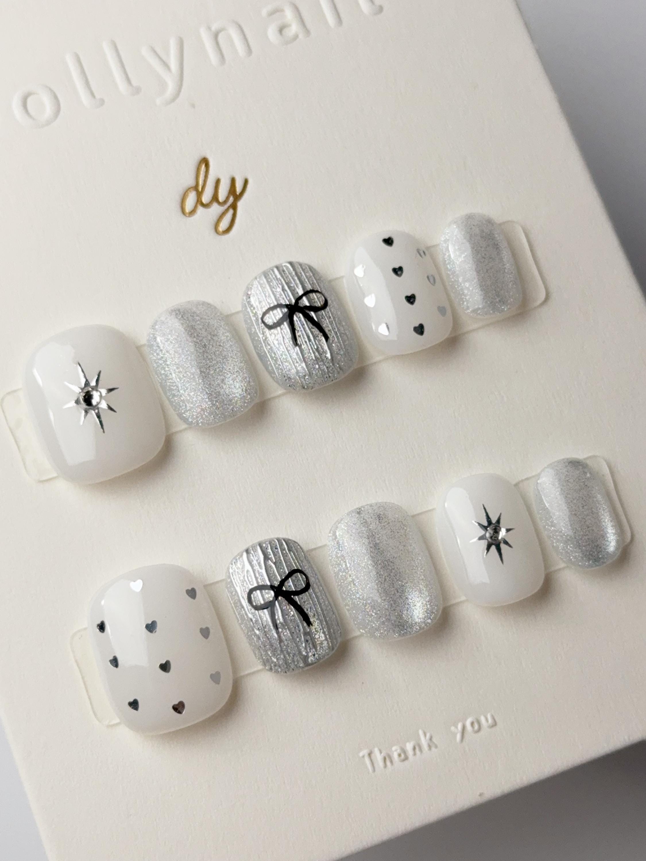 Heart-shaped polka dots| Press on nails