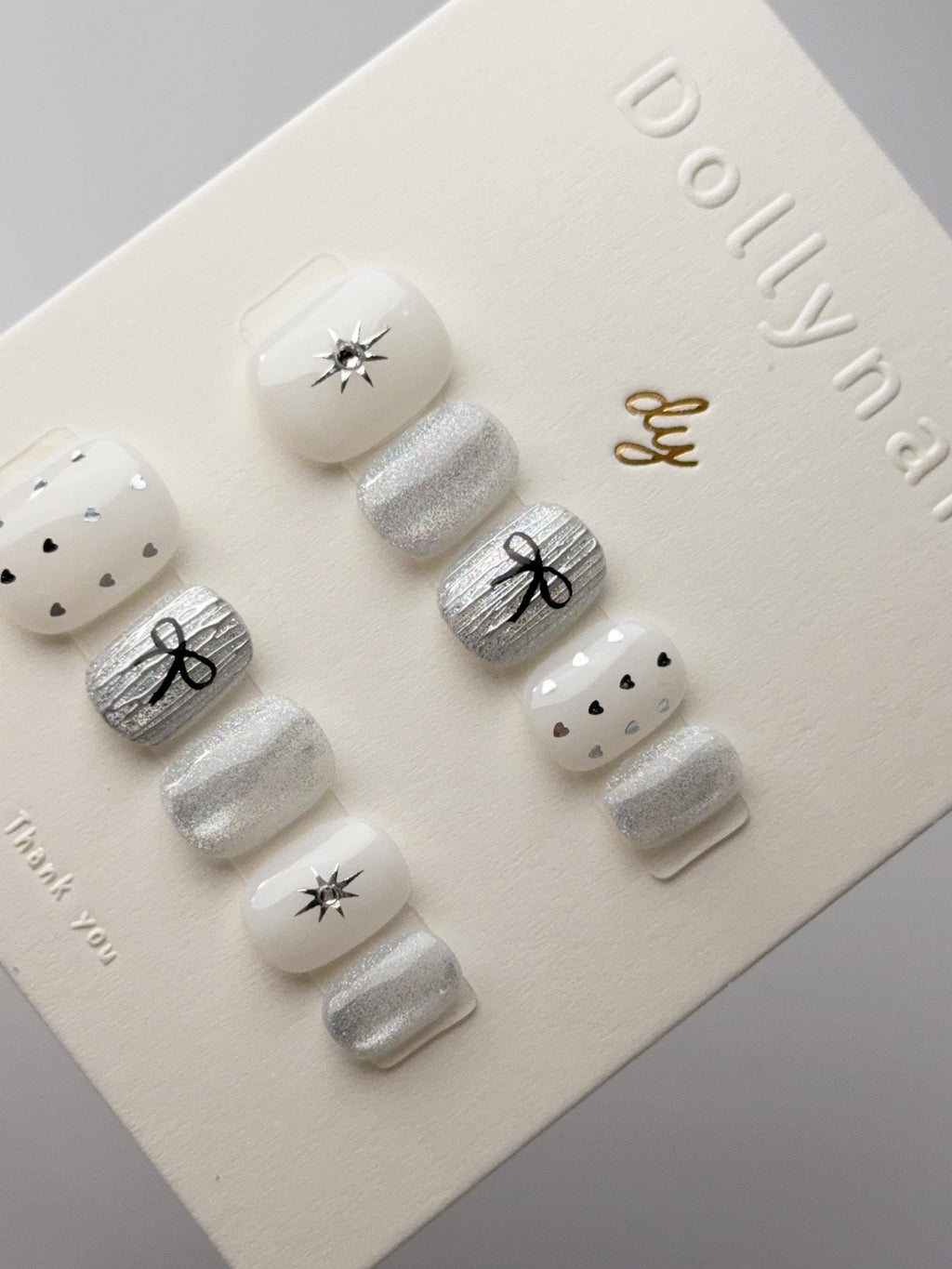 Heart-shaped polka dots| Press on nails