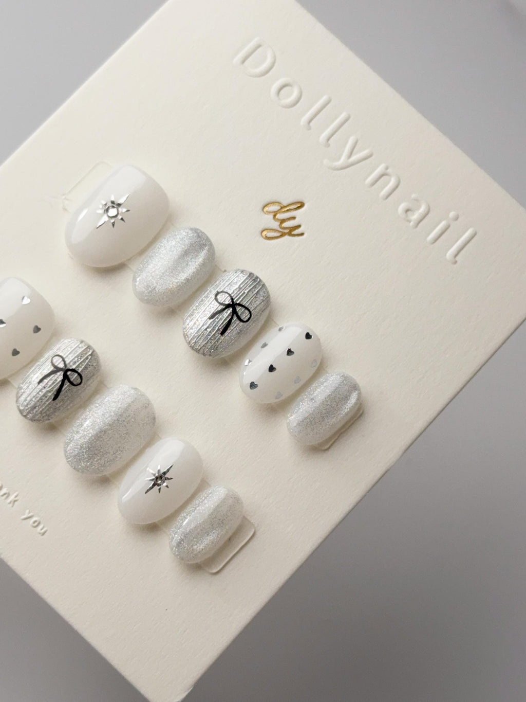 Heart-shaped polka dots| Press on nails